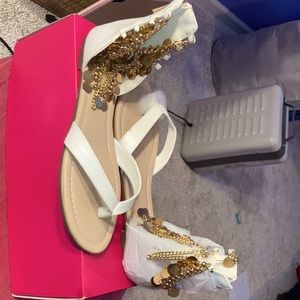 New! Show Dazzle sandals with ankle jewelry, sz: 7, white